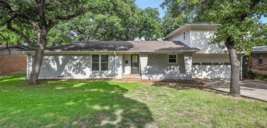 1404 Briarwood Blvd., Arlington, TX  76013