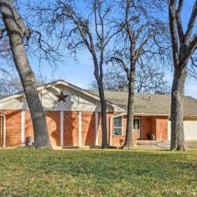 5717 Overridge Ct., Arlington, TX  76017