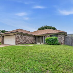 6228 Fernwood Drive, Arlington, TX  76001, BOUGHT!