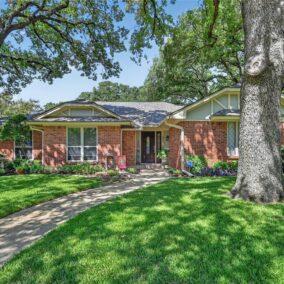 2021 Iron Horse Ct., Arlington, TX 76017